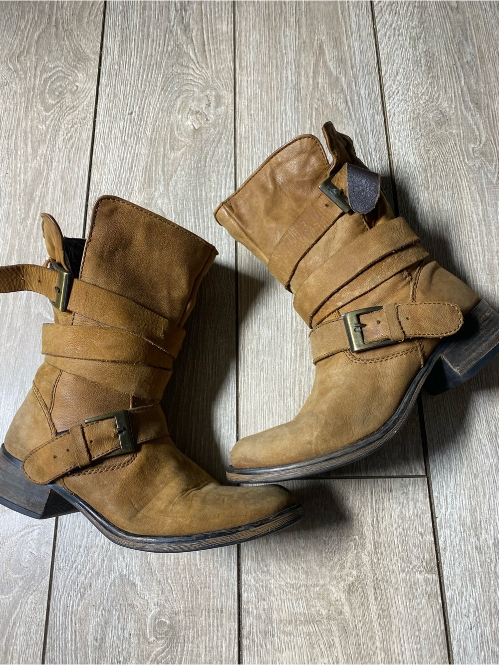 Steve Madden "Brewzzer" Cognac Leather Belted Mid-Calf Boots Sz 7 Western